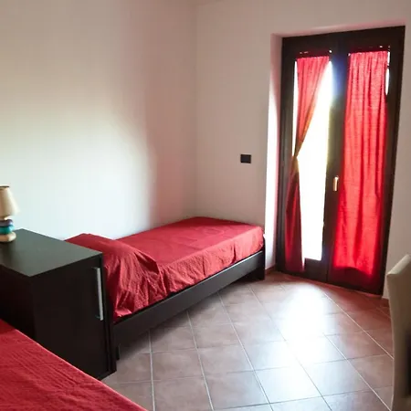I Tre Pini Apartment *