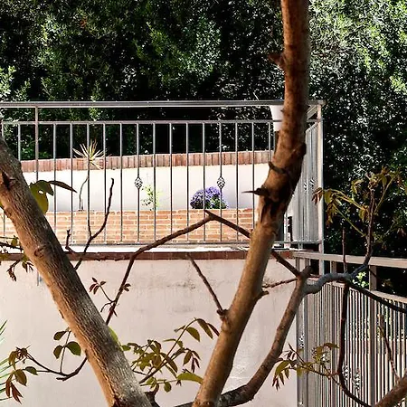 I Tre Pini Apartment *